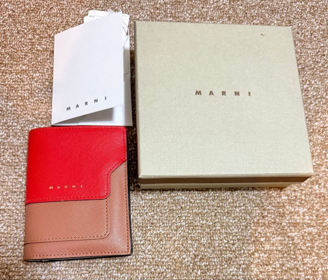 MARNI 二つ折り財布 レッド/ベージュ