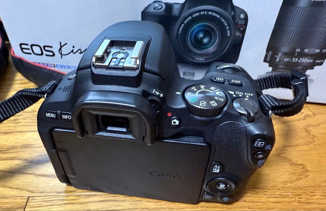 Canon EOS Kiss X9 本体 55-250mmレンズ付き