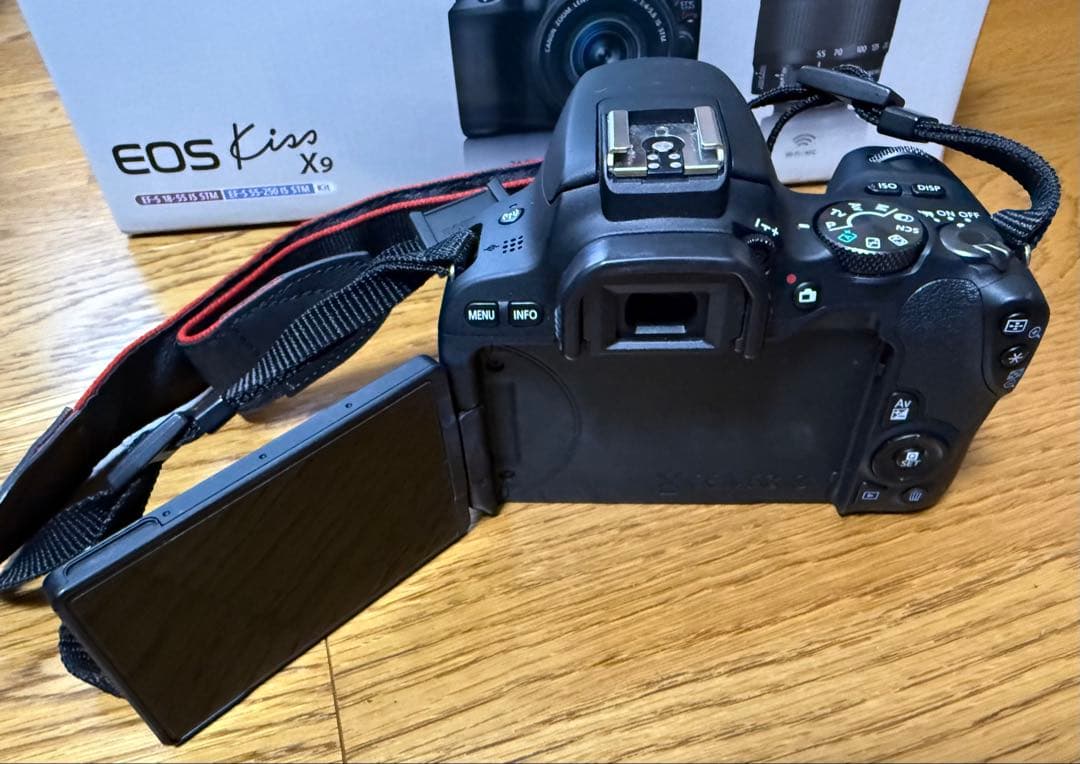 Canon EOS Kiss X9 本体 55-250mmレンズ付き
