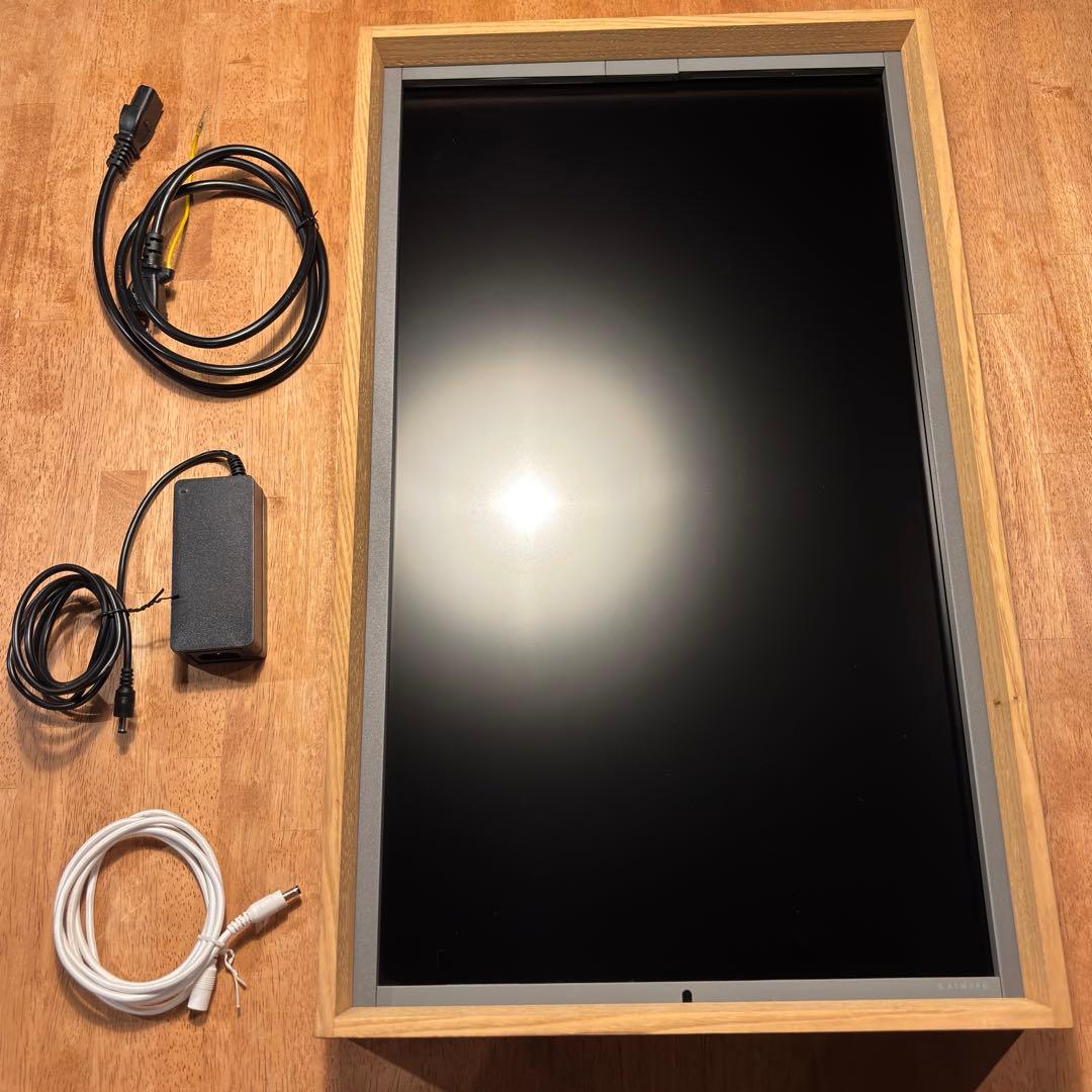 Atmoph window 2 カリモク木製フレーム