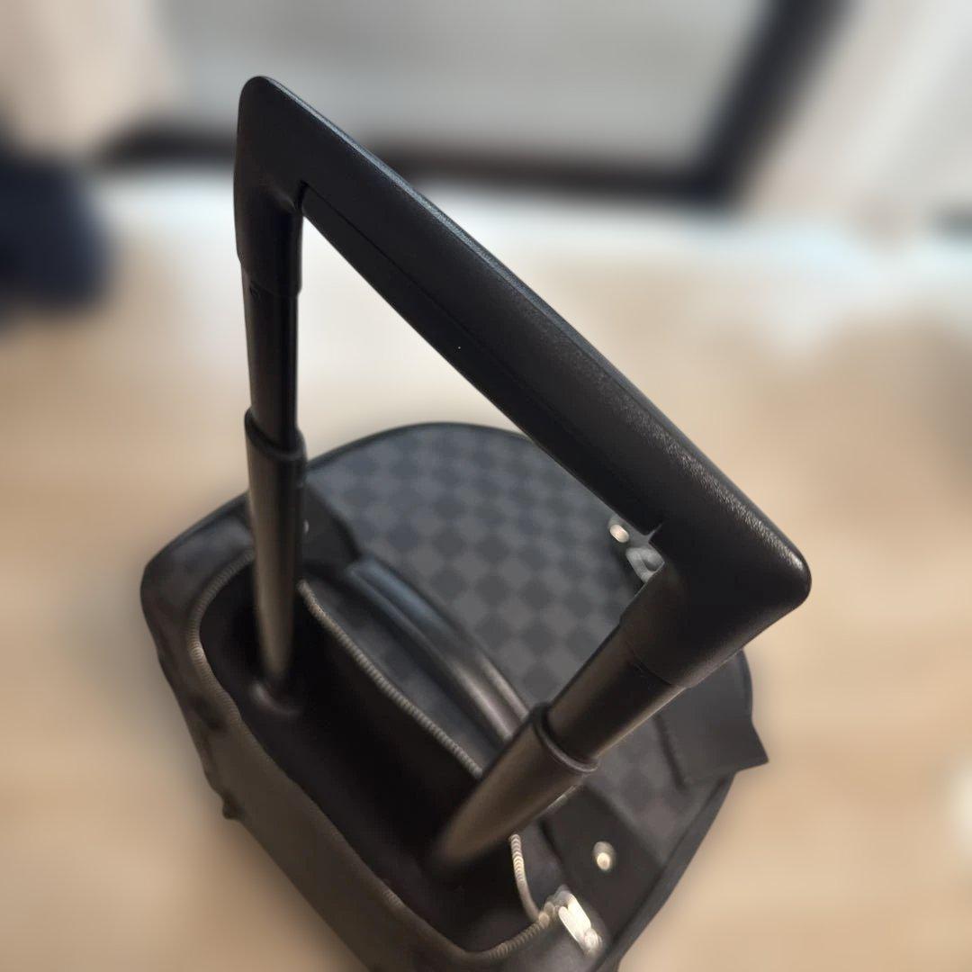 Louis Vuitton ダミエグラフィット キャリーケース