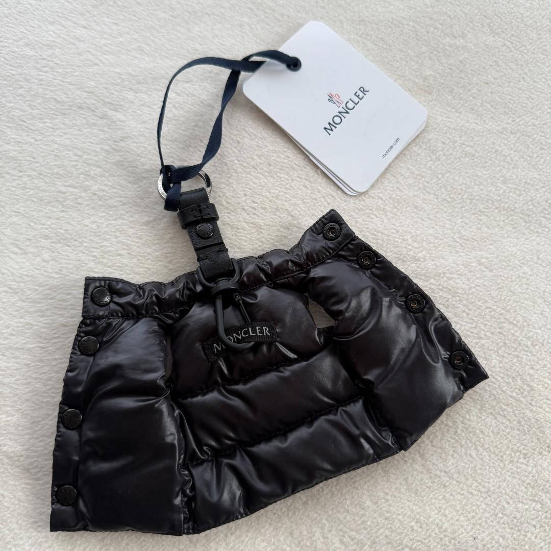 新品未使用 MONCLER ダウンジャケット型キーリング ブラック かわいい