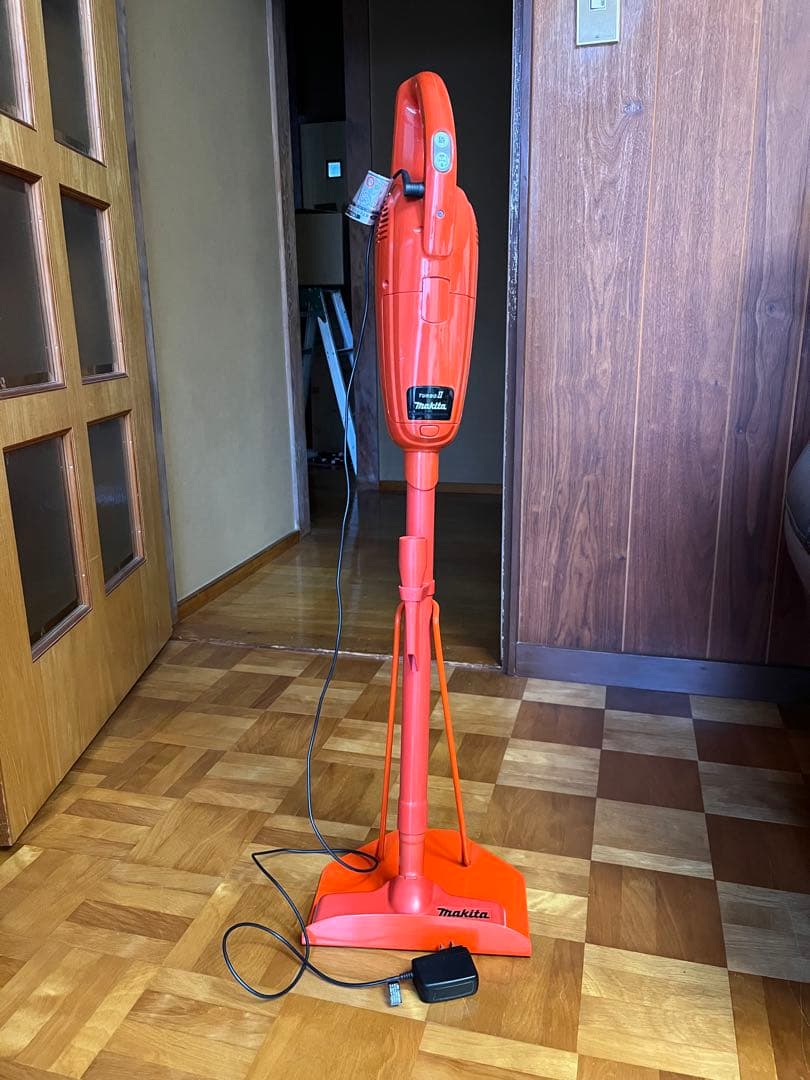 マキタ 軽量 クリーナー ターボⅡ 掃除機 通販生活 スタンド付　送料込み