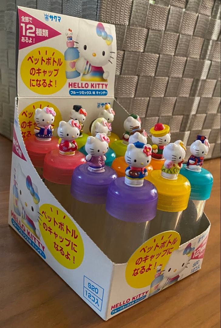 ハローキティ　ペットボトルキャップ12種　食玩　キティちゃん