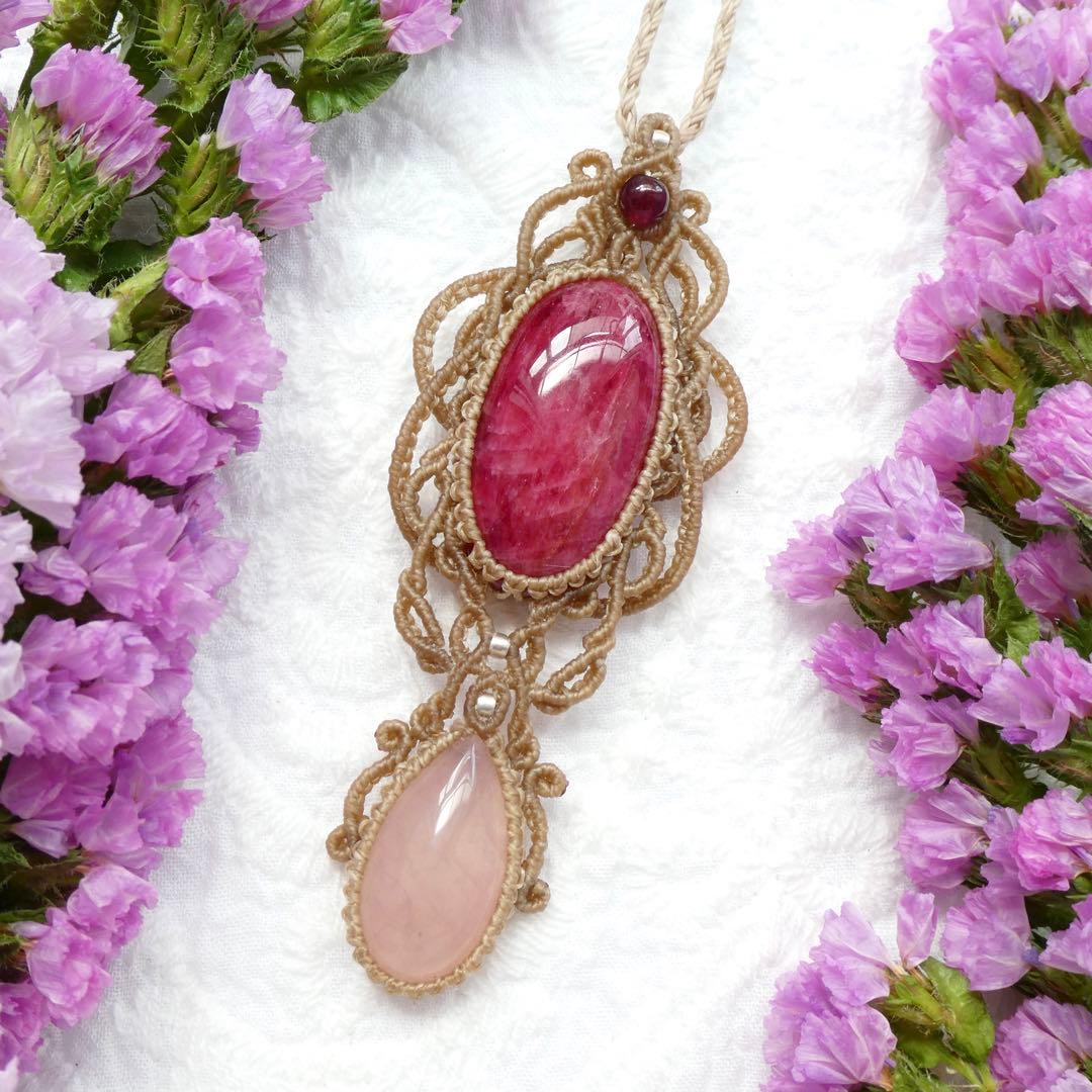 ロードナイト・ローズクォーツのマクラメネックレス