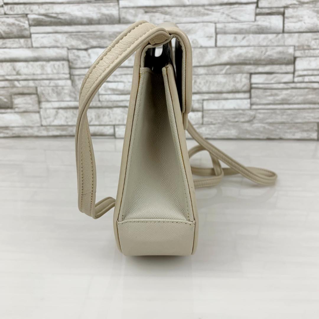 YSL ホワイト　ポシェット