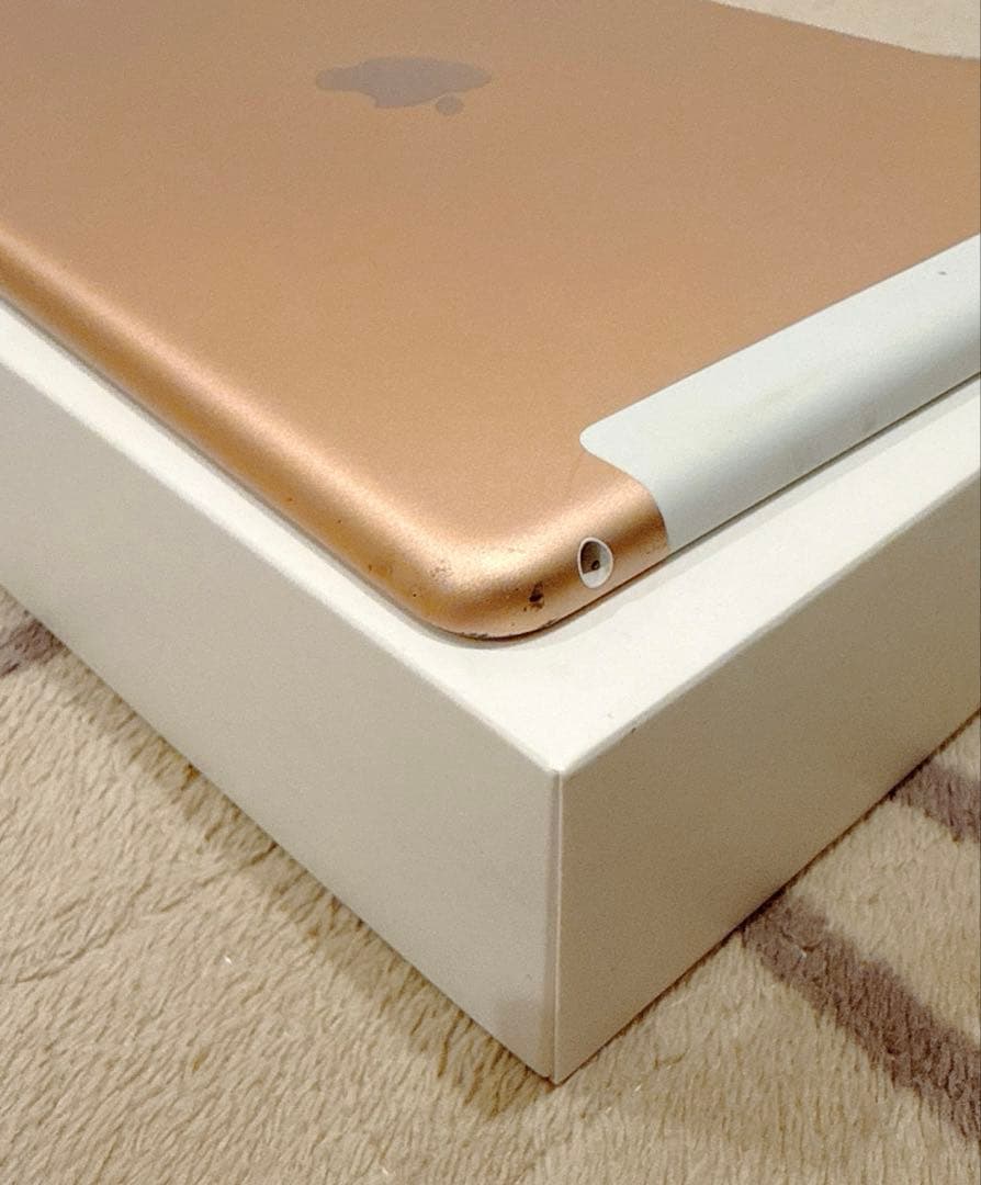 Apple iPad 第6世代 Wi-Fi＋Cellular 32GB