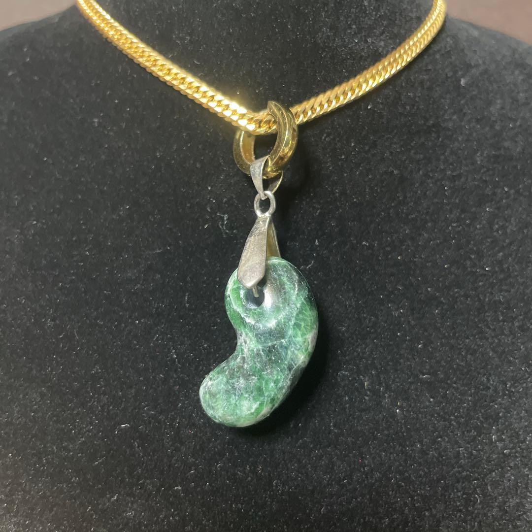 11g 糸魚川　翡翠　勾玉　緑