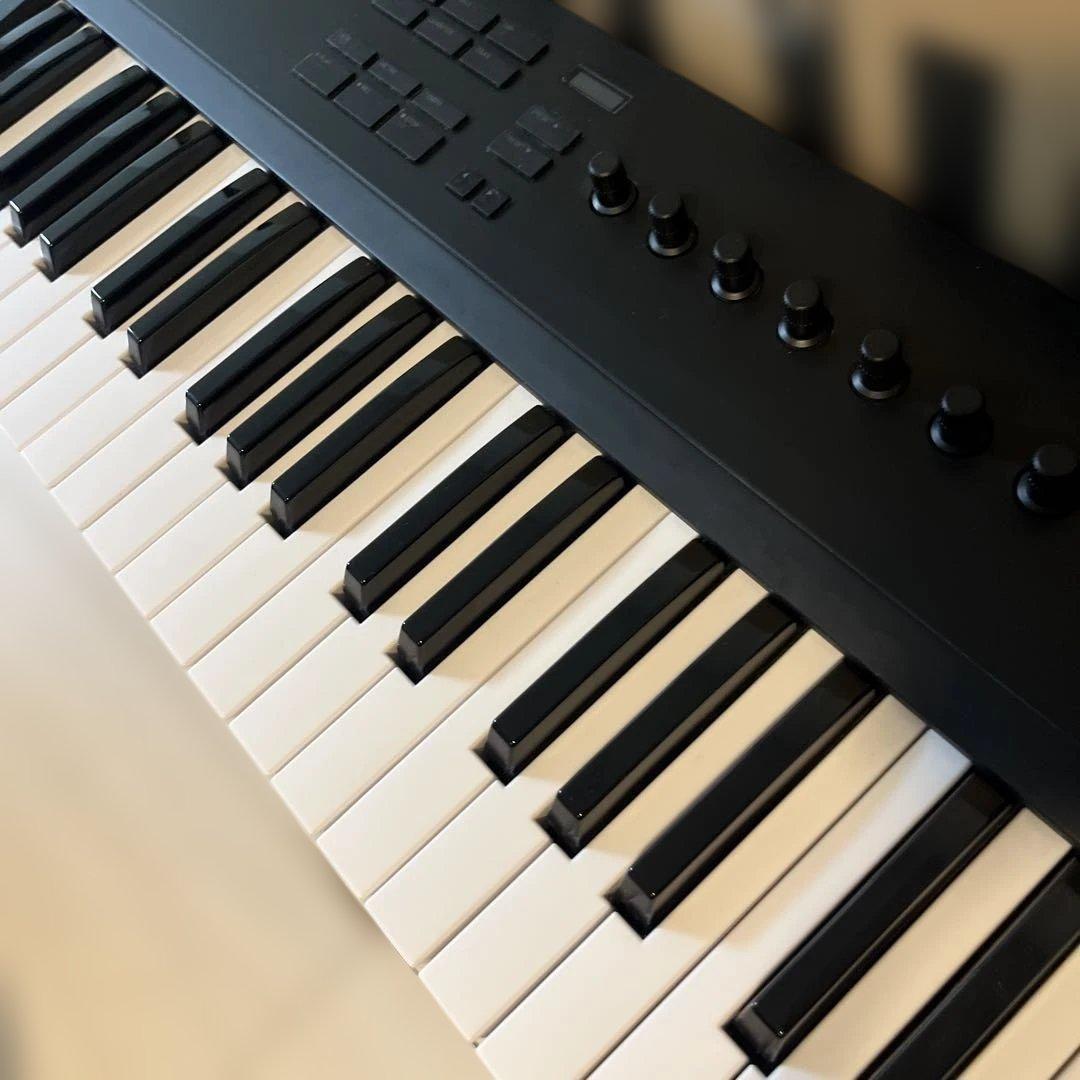 DTM・DAW NATIVE INSTRUMENTS KOMPLETE KONTROL A61