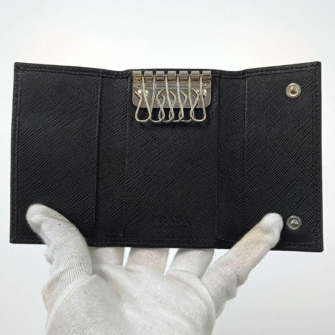 希少モデル プラダ サフィアーノ レザー 6連 キーケース 黒 2PG222