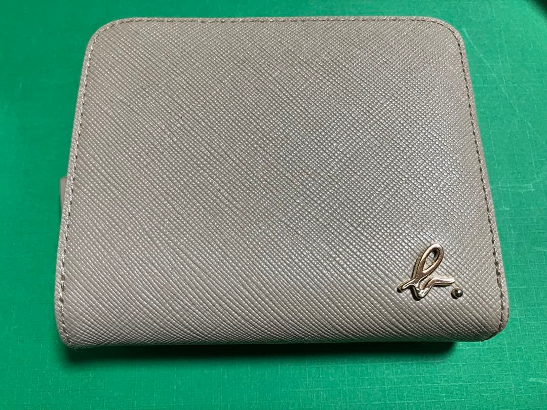 とみこ　美品　アニエスベー　折り財布　本革レザー　ベージュ