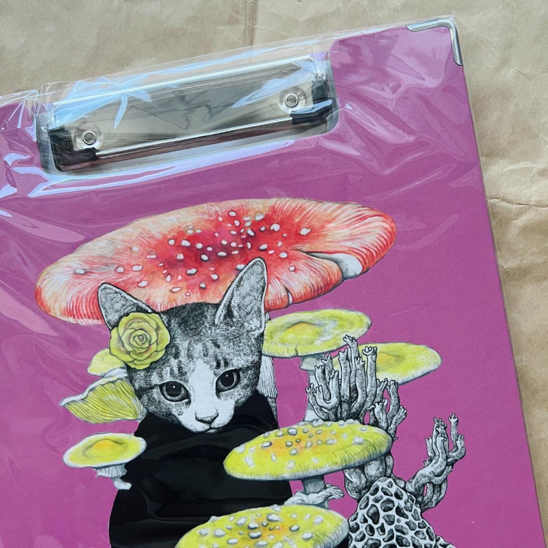 ② 台湾 ヒグチユウコ 奇幻動物森林 クリップボード チラシ セット バインダー