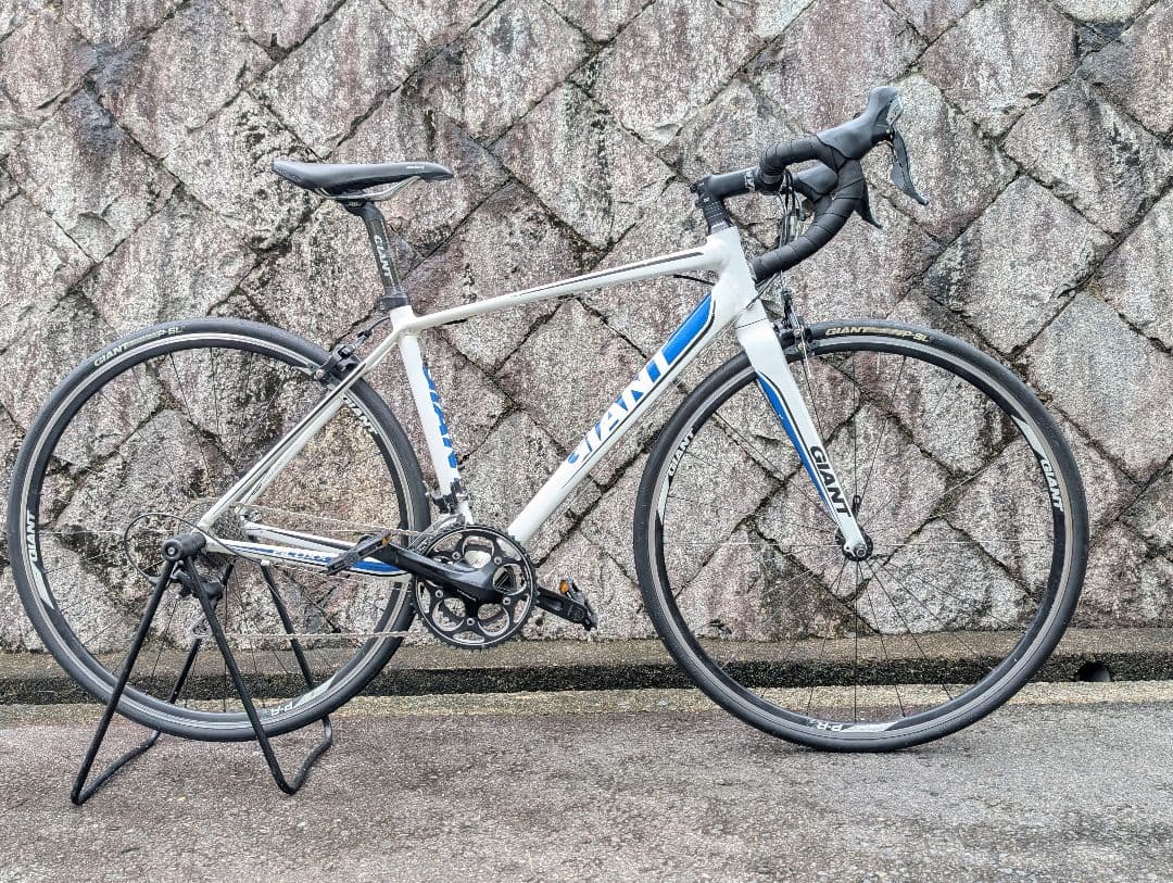 【ちょっとだけ訳あり】GIANT ジャイアント DEFY 2×10s