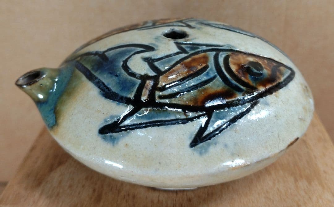 【本物保証】金城次郎 壷屋焼水滴 共箱 栞2 人間国宝 壺屋焼 魚紋水滴 美品