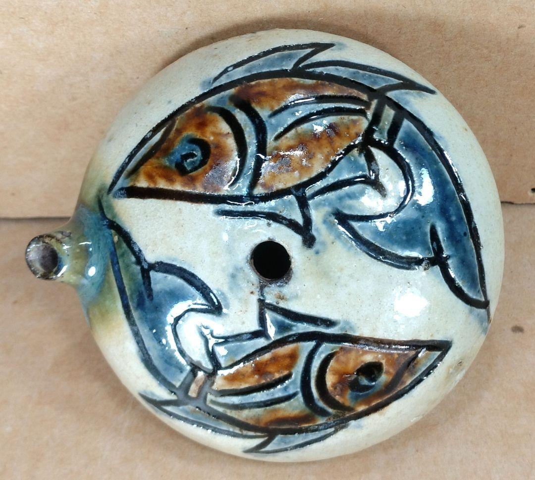 【本物保証】金城次郎 壷屋焼水滴 共箱 栞2 人間国宝 壺屋焼 魚紋水滴 美品