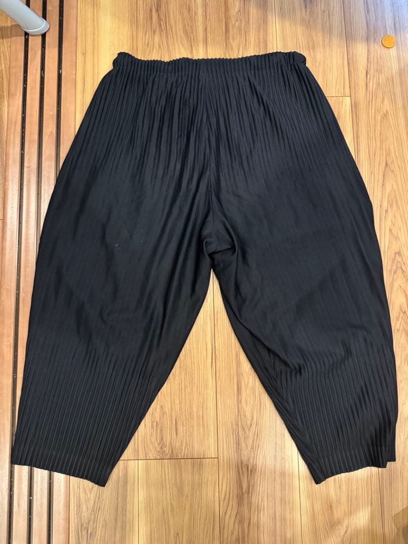 HOMME PLISSE ブラック サルエルパンツ
