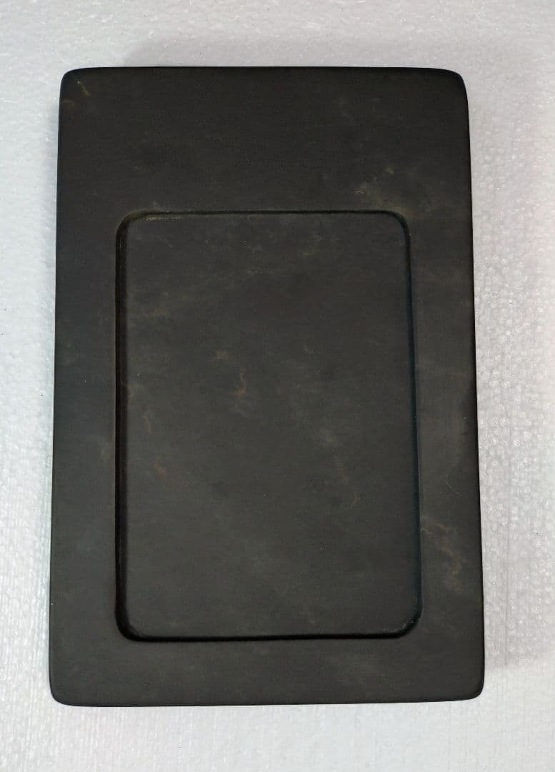 端渓硯の硯石　 漆塗り 黒色 約240mm x 150mm