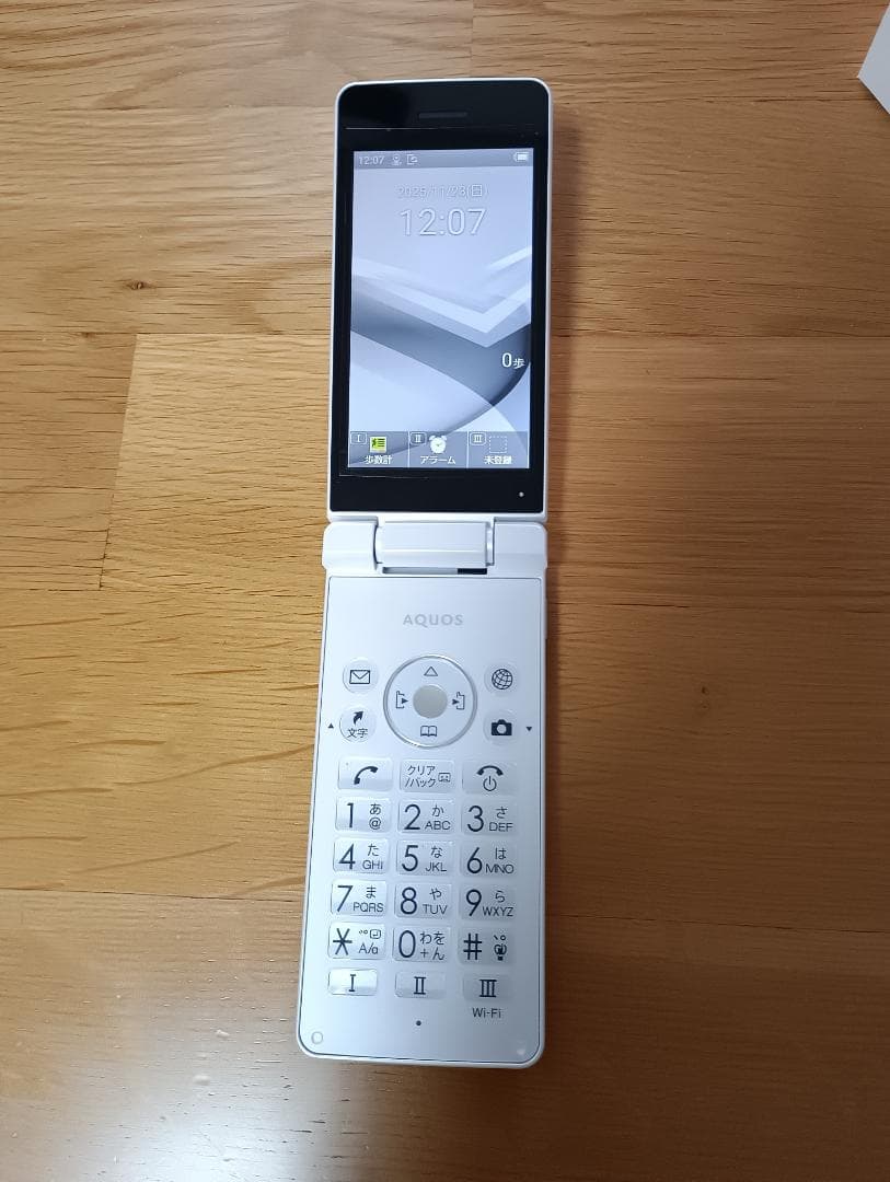 SoftBank AQUOS ケータイ４ A205SH ホワイト