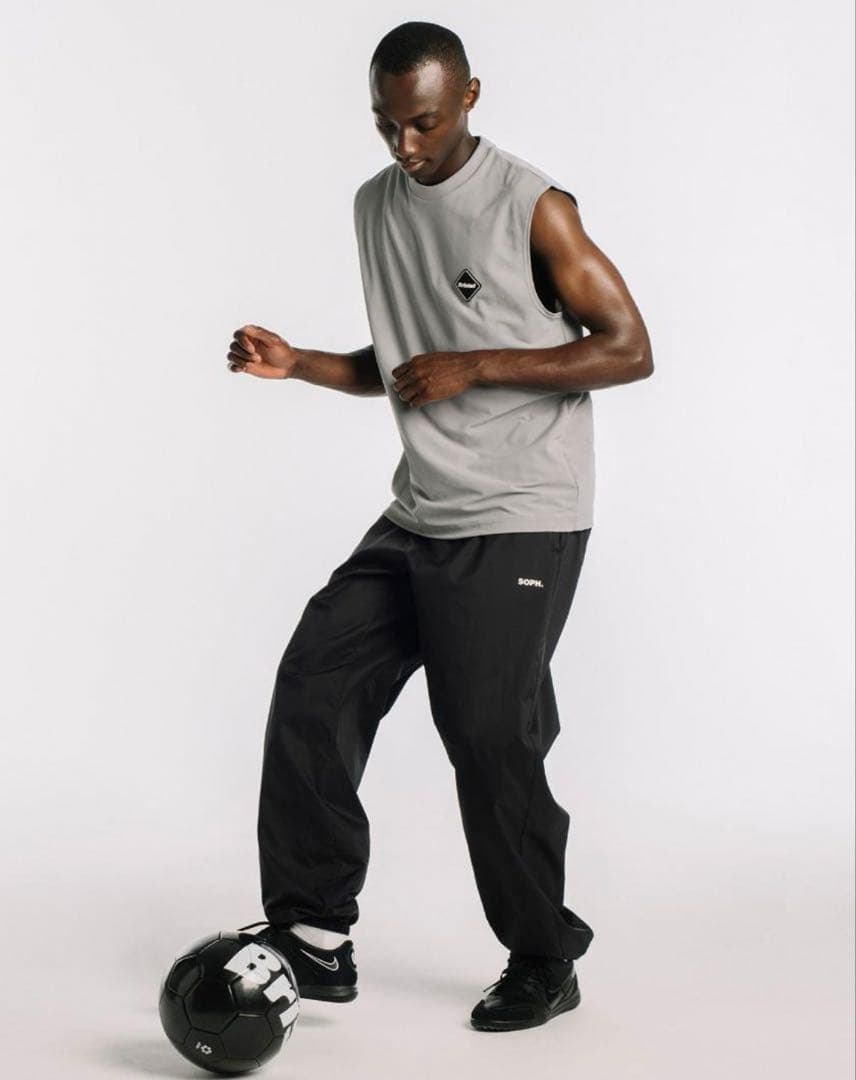 ア*ン様 F.C.Real Bristol ブリストル　ノースリーブ　S　タンク