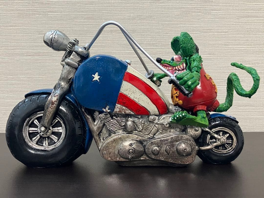 RAT FINK★チョッパー置物ハーレーミニカーホットロッド灰皿ラットフィンク