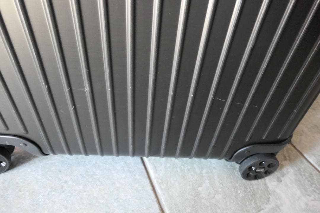 バッグ Rimowa stealth 82L