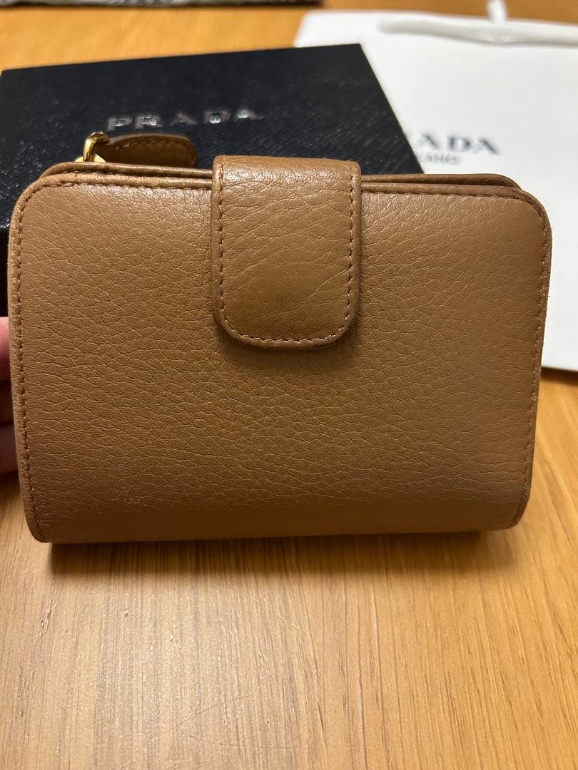 PRADA 二つ折り財布 ブラウン