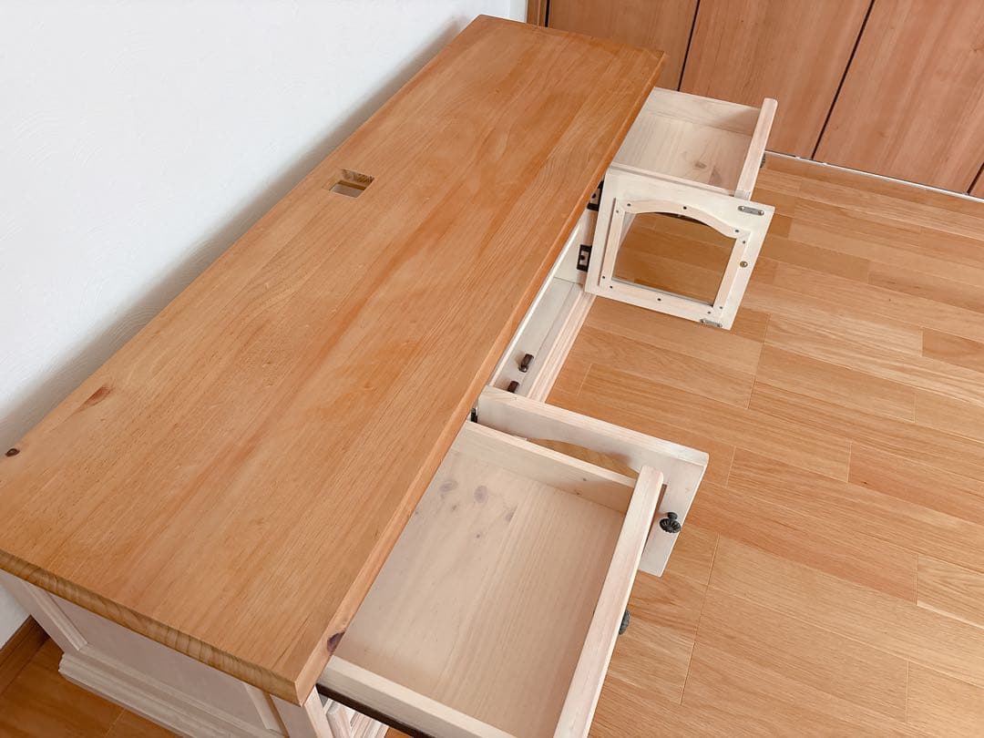 木製テレビ台 引き出し4つ ガラス扉付き　フレンチカントリー風　150センチ