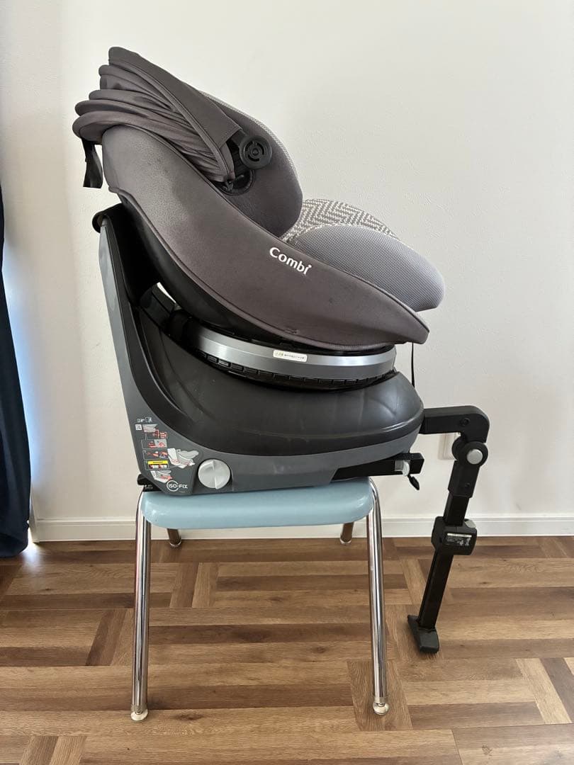 Combi チャイルドシート 新生児〜4歳 ISOFIX対応