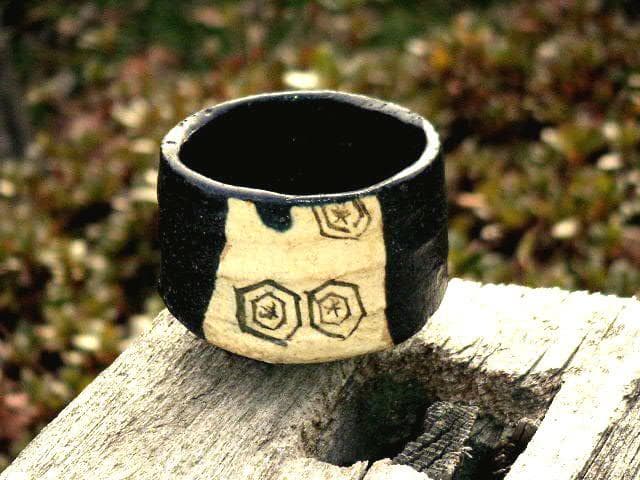 ♥極上　黒織部　ぐい呑み　四方桟 桐箱付き　骨董品