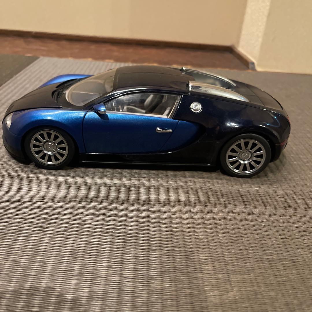 autoart Bugatti Veyron Showcarハッピーの