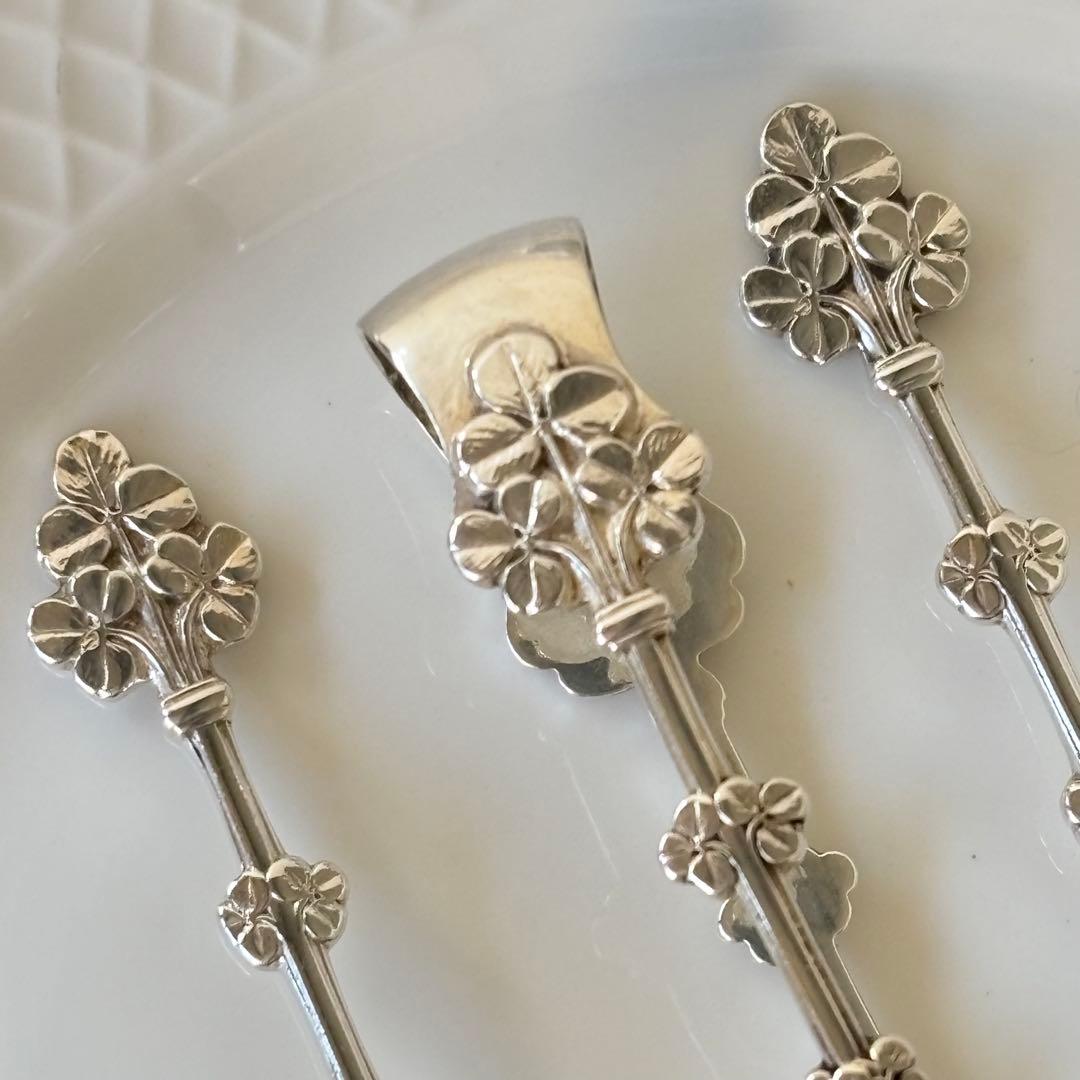 英国製　純銀　ティースプーンとシュガートング　シャムロック　クローバー