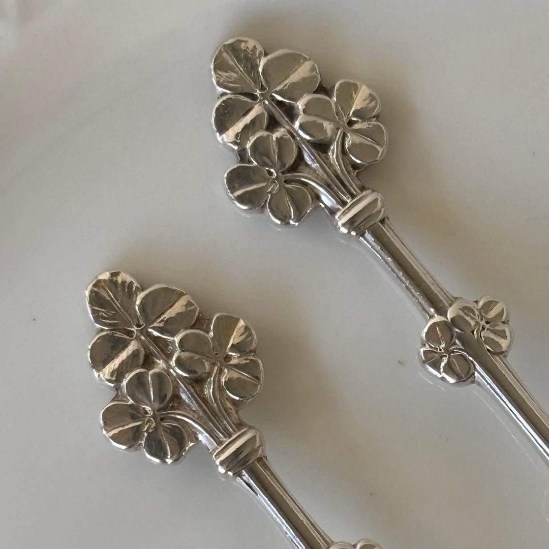 英国製　純銀　ティースプーンとシュガートング　シャムロック　クローバー