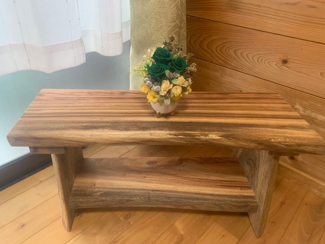 ☆リノ☆勿体ないワイルド❣️楠一枚板厚約4㎝サイドテーブル、TV台、飾り棚