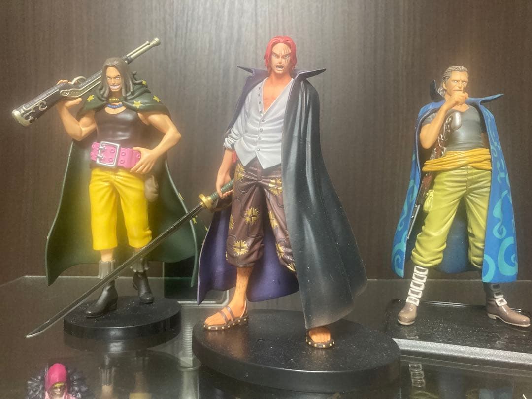 四皇 ワンピースフィギュア ルフィ シャンクス バギー ティーチ　合計8体+2体