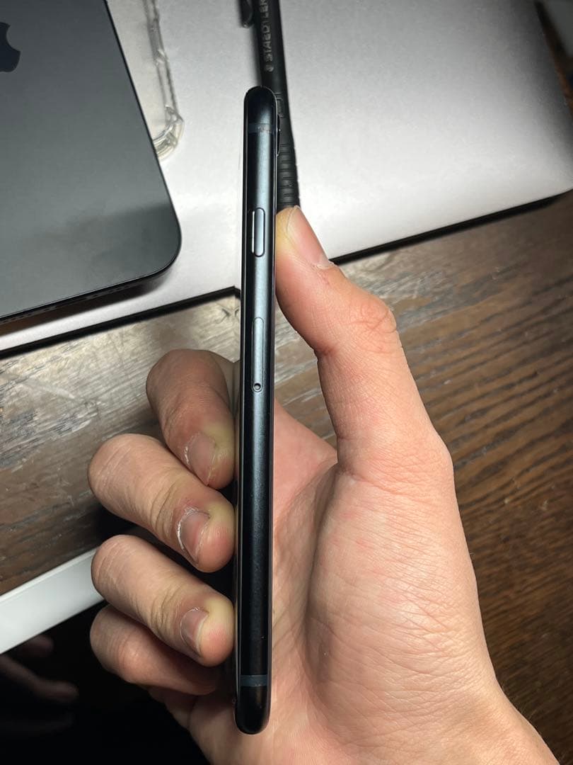 iPhone SE3 128gb バッテリー新品