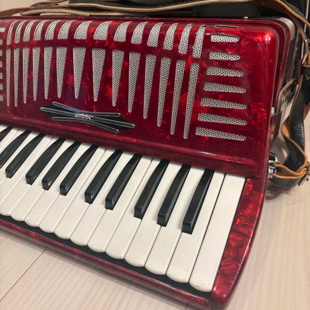【美品】YAMAHA アコーディオン ケース付 32鍵盤 レッド ヤマハ