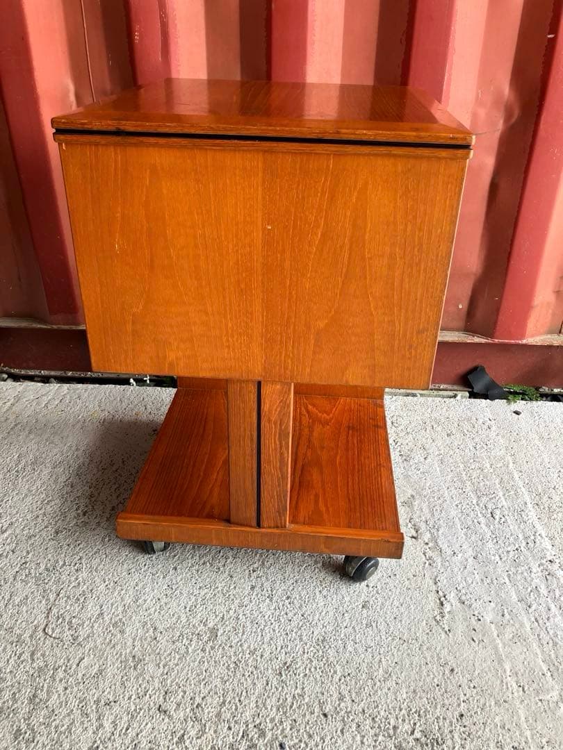 ミッドセンチュリーサイドテーブル