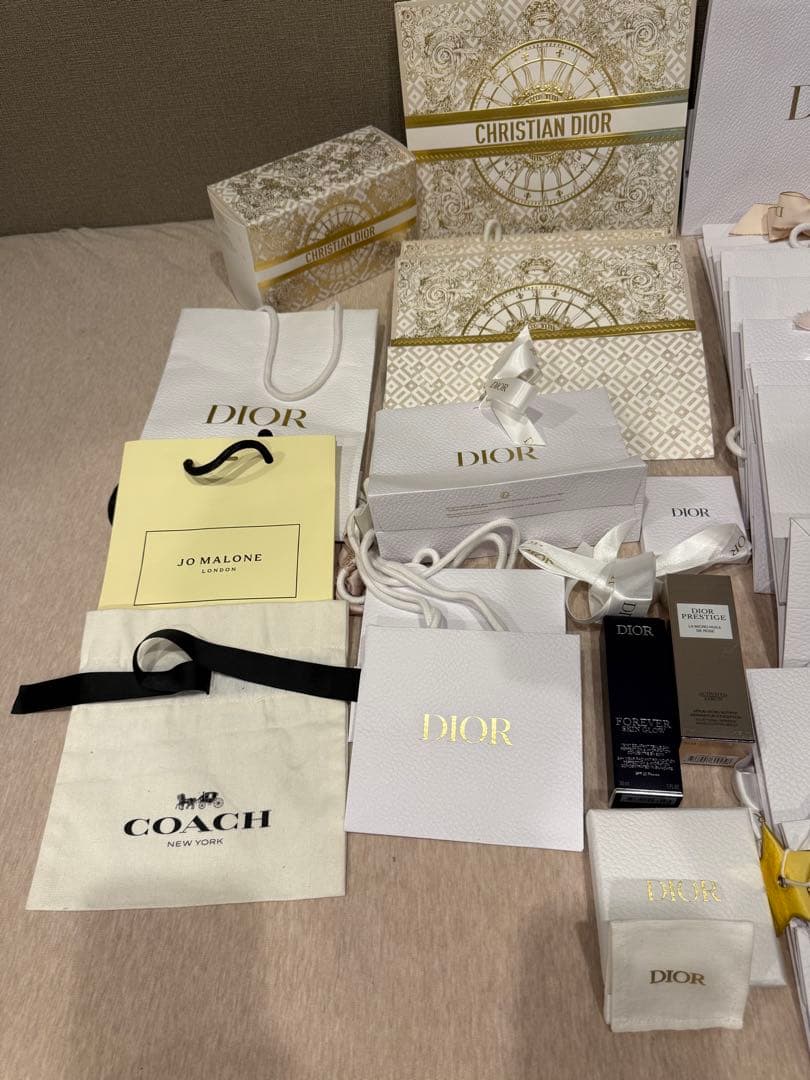 DIORハンドクリーム、ヘアミスト、プレゼント用紙袋セット