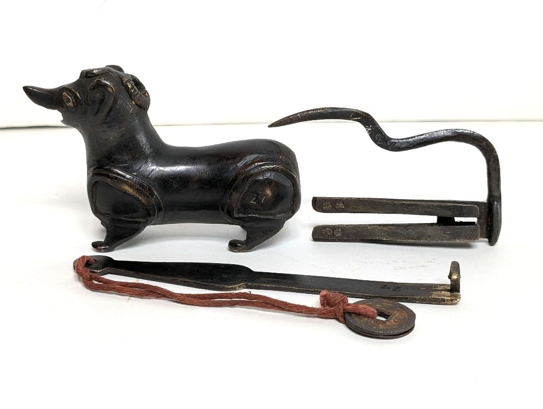 アンティーク錠前　動物　工芸品　レトロ