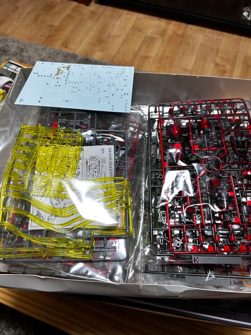 RG 1/144 サザビー　メカニカルコアメッキ　海外プラモデル