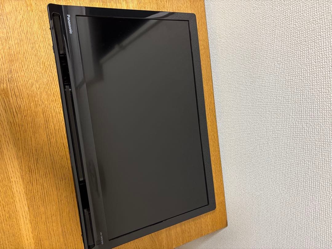 【本日価格】22年製　パナソニック UN-19FB10H ポータブル液晶テレビ