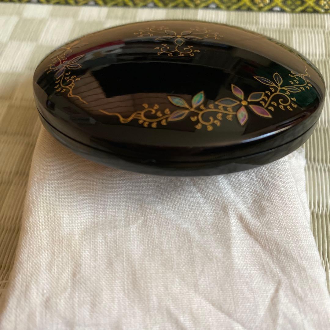 輪島塗　鈴谷鐵五郎　香合　螺鈿細工　内梨地