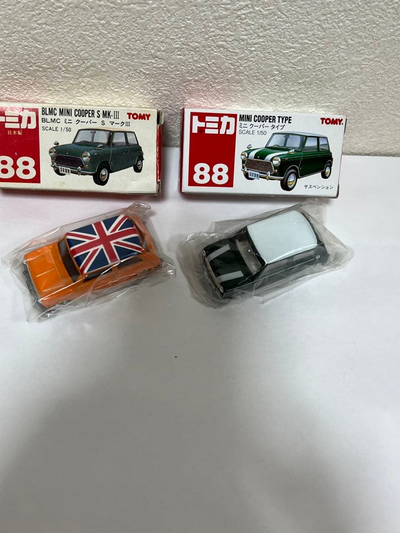 珍品　ミニカー　ミニクーパー　８８番　日本製　中国製　希少　トミカ　２台