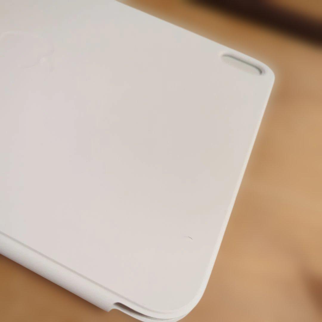 【ほぼ新品】Smart Folio iPad（第10世代・A16）用 ホワイト