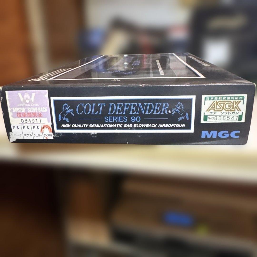 COLT DEFENDER SERIES 90 mgc 新日本模型　アイボリー