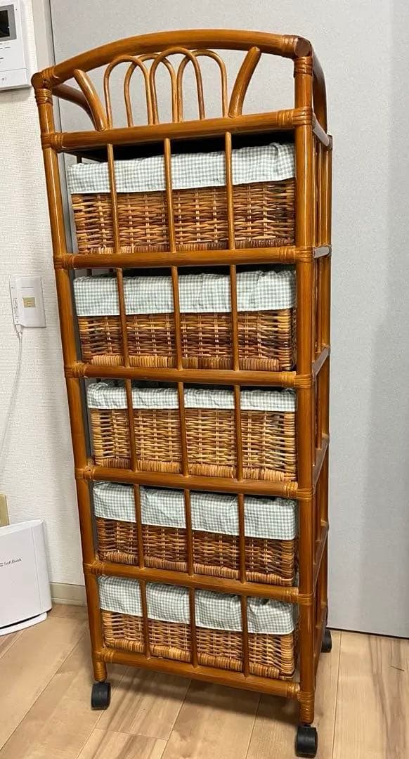 ラタン家具　籐家具　ラタンのチェスト　引出し5個　レトロ家具　キャスター付き