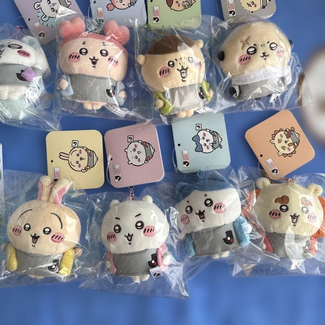 ちいかわ×Ｊリーグ ユニフォームなマスコット コンプリート8種 缶バッジセット