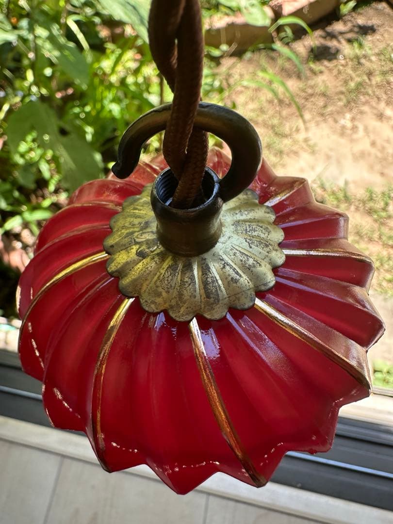 20s フランス アンティーク 希少なクランベリーガラスの螺旋模様アトリエランプ