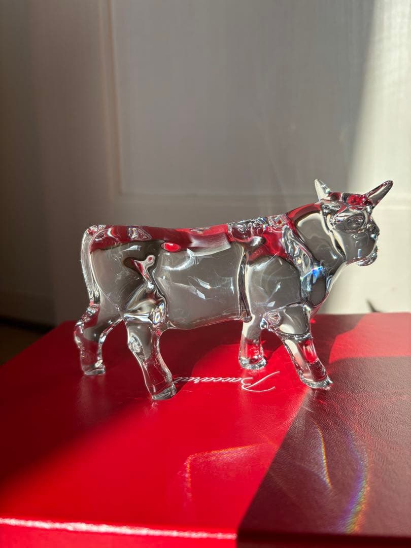 Baccarat クリスタルガラス 牛 置物　干支