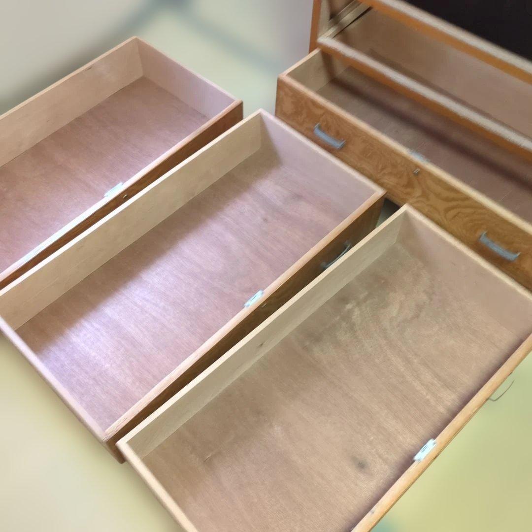 昭和　レトロ　タンス　箪笥　チェスト　引き出し　波板ガラス　ガラス戸